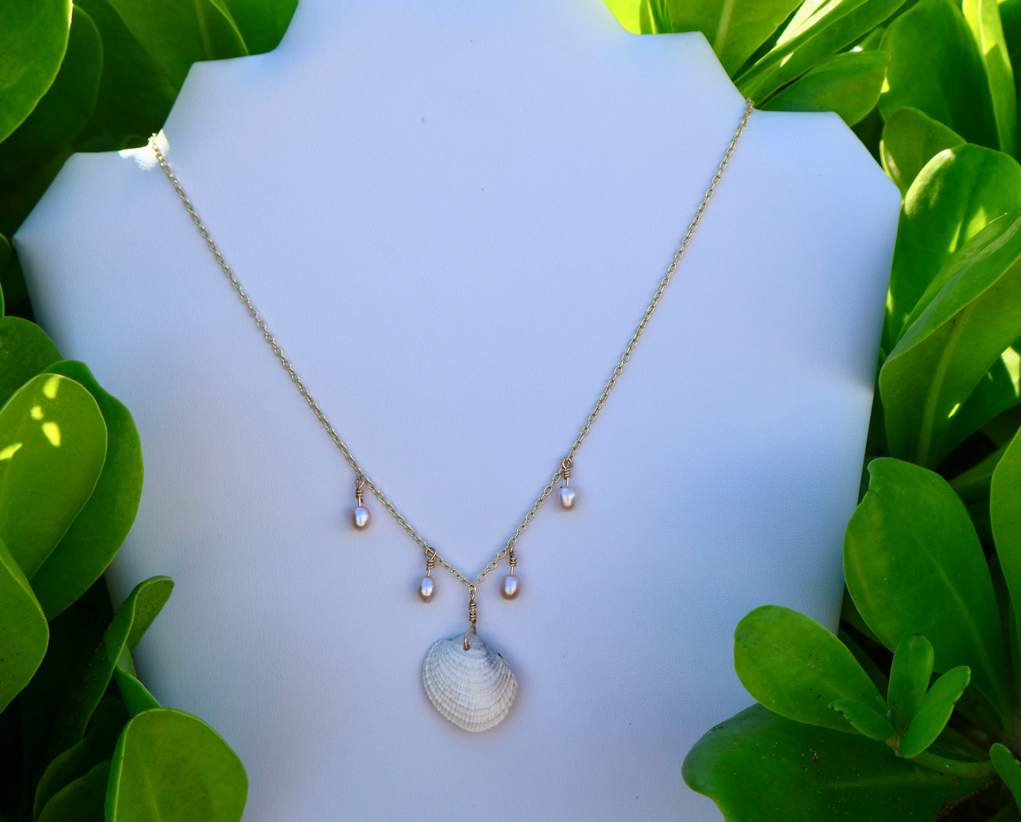 PEARL-LACED CLAM NECKLACE